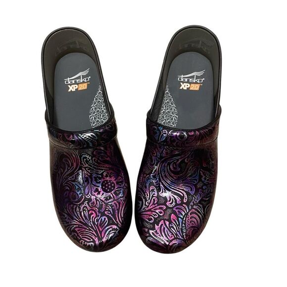 Dansko XP Purple Engraved Floral Clogs Size 10.5-11 NEW - Picture 2 of 7